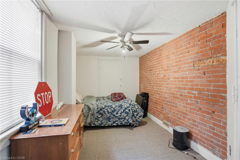 27 Ontario Avenue Property Photo 6