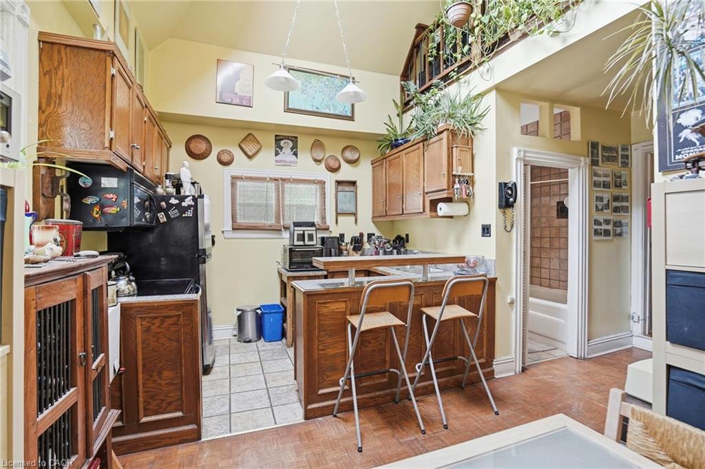 27 Ontario Avenue Property Photo 12