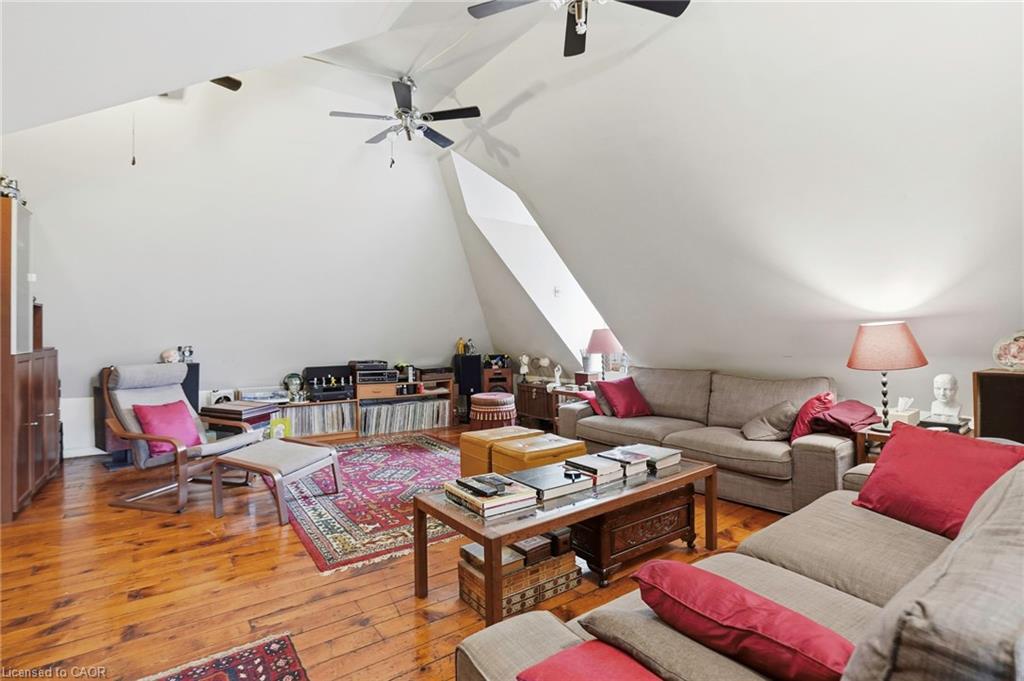 27 Ontario Avenue Property Photo 13