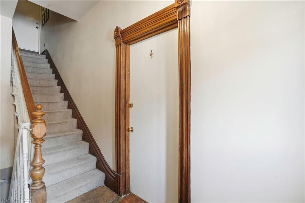 27 Ontario Avenue Property Photo 15
