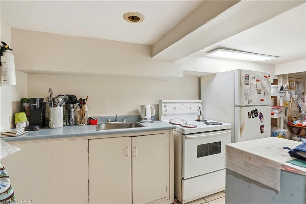 27 Ontario Avenue Property Photo 20