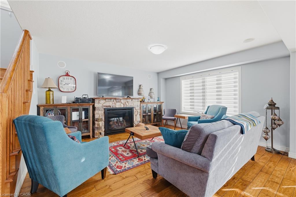 23 Doon Creek Street Property Photo 6