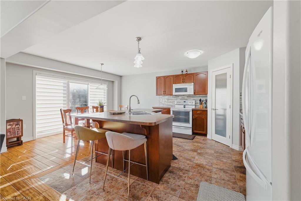 23 Doon Creek Street Property Photo 8