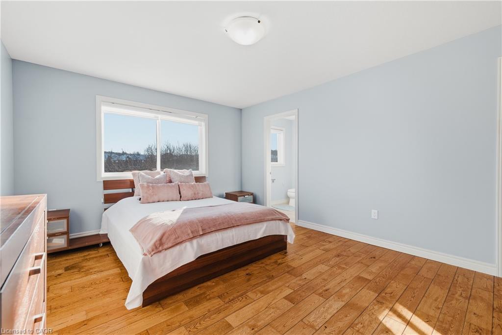23 Doon Creek Street Property Photo 12