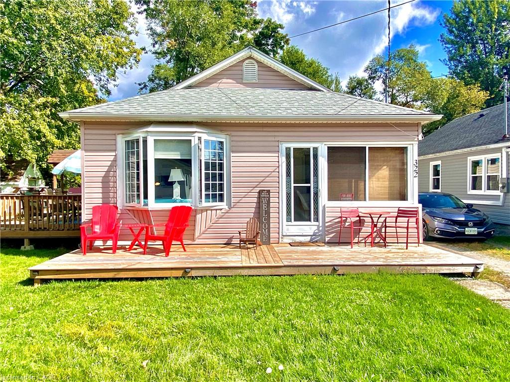 322 Oxford Avenue Property Photo 1