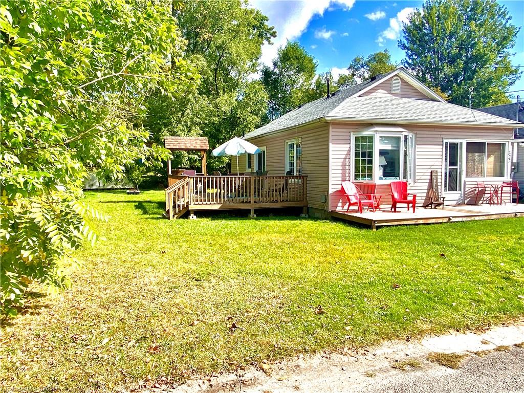 322 Oxford Avenue Property Photo 2