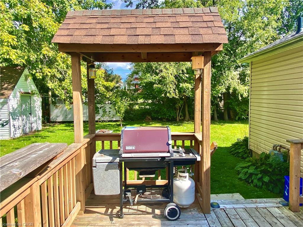 322 Oxford Avenue Property Photo 6