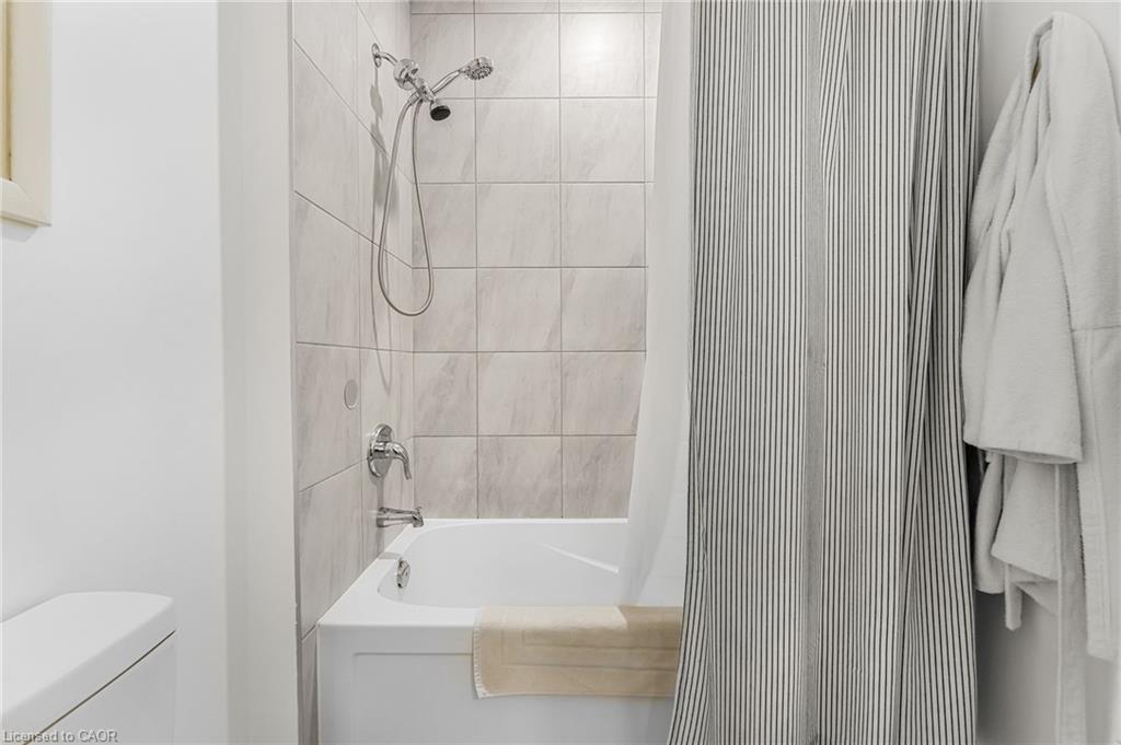 415-118 King Street E Property Photo 16