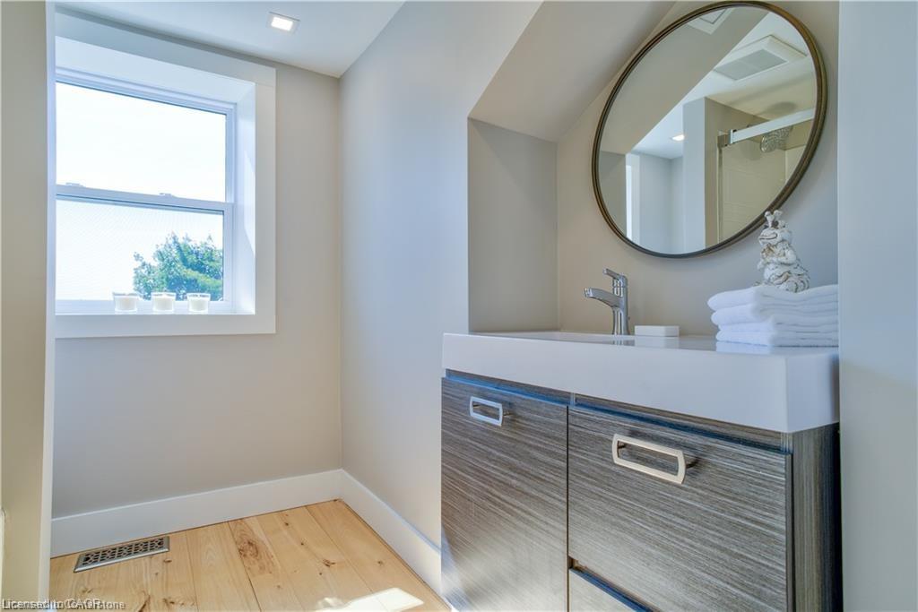 1748 Centre Road Property Photo 26