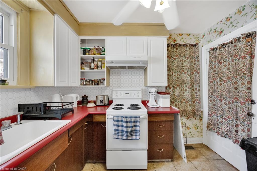 21 Hardy Avenue Property Photo 2
