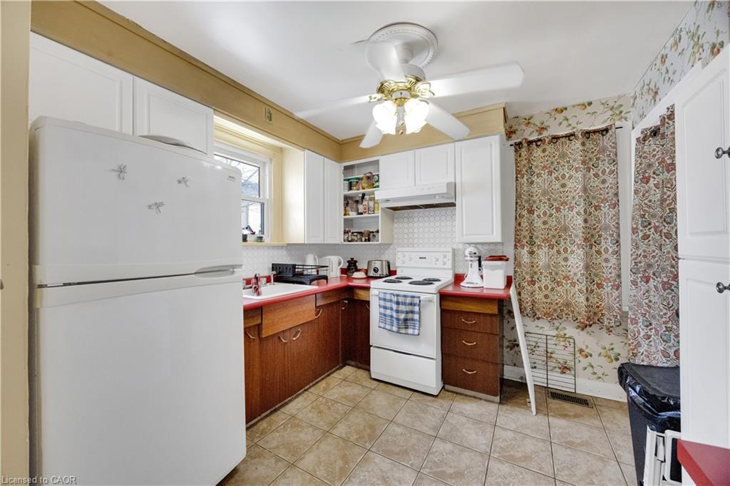 21 Hardy Avenue Property Photo 6