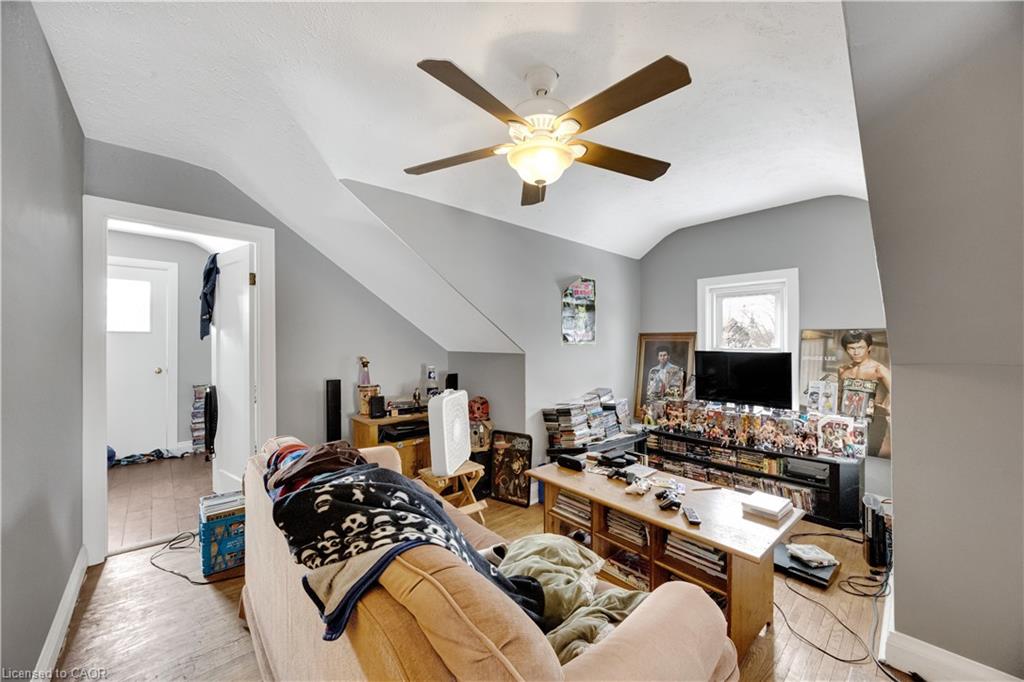 21 Hardy Avenue Property Photo 19