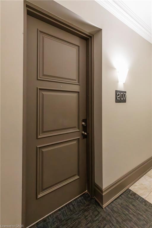 207-397 King Street W Property Photo 2