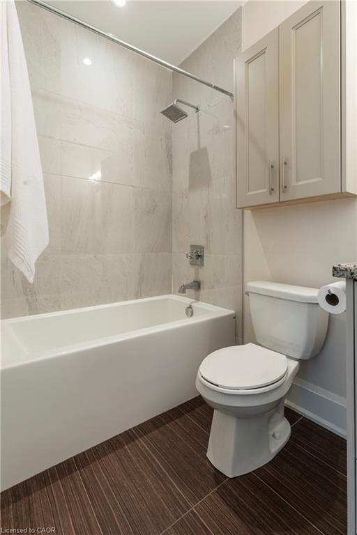 207-397 King Street W Property Photo 25