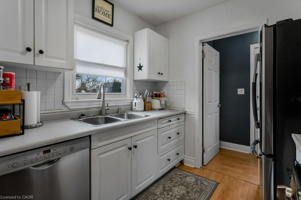 6782 Dorchester Road Property Photo 8