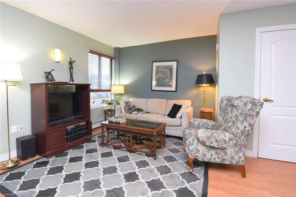 206-10 John Street Property Photo 10