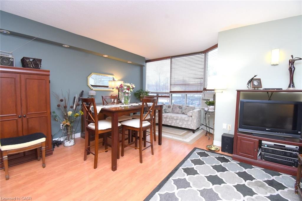 206-10 John Street Property Photo 12