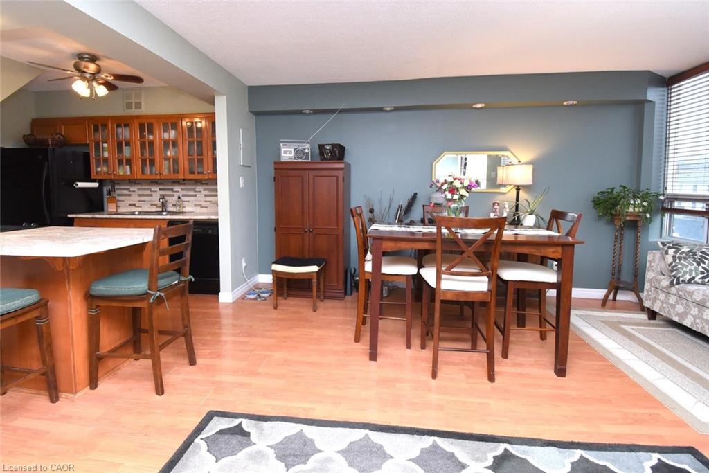 206-10 John Street Property Photo 15