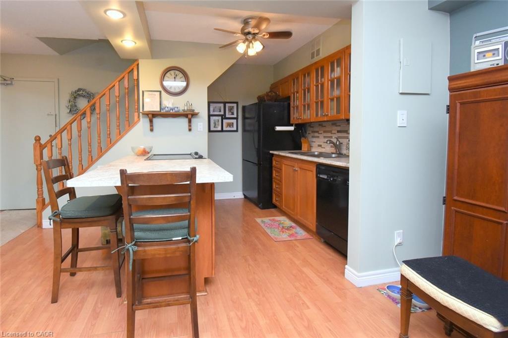 206-10 John Street Property Photo 16