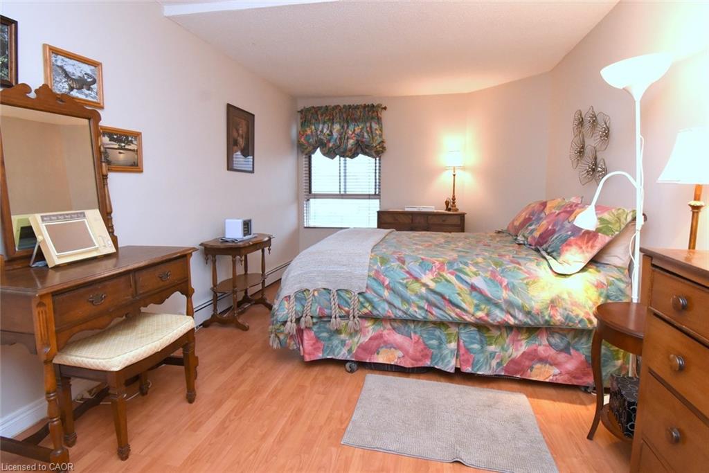 206-10 John Street Property Photo 23
