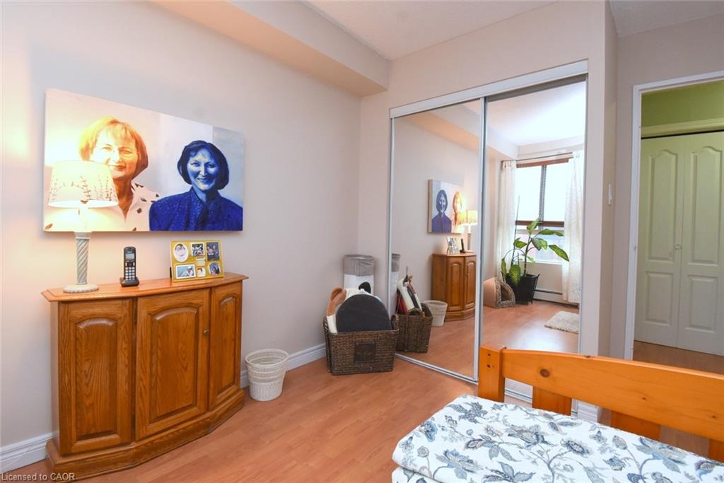 206-10 John Street Property Photo 25