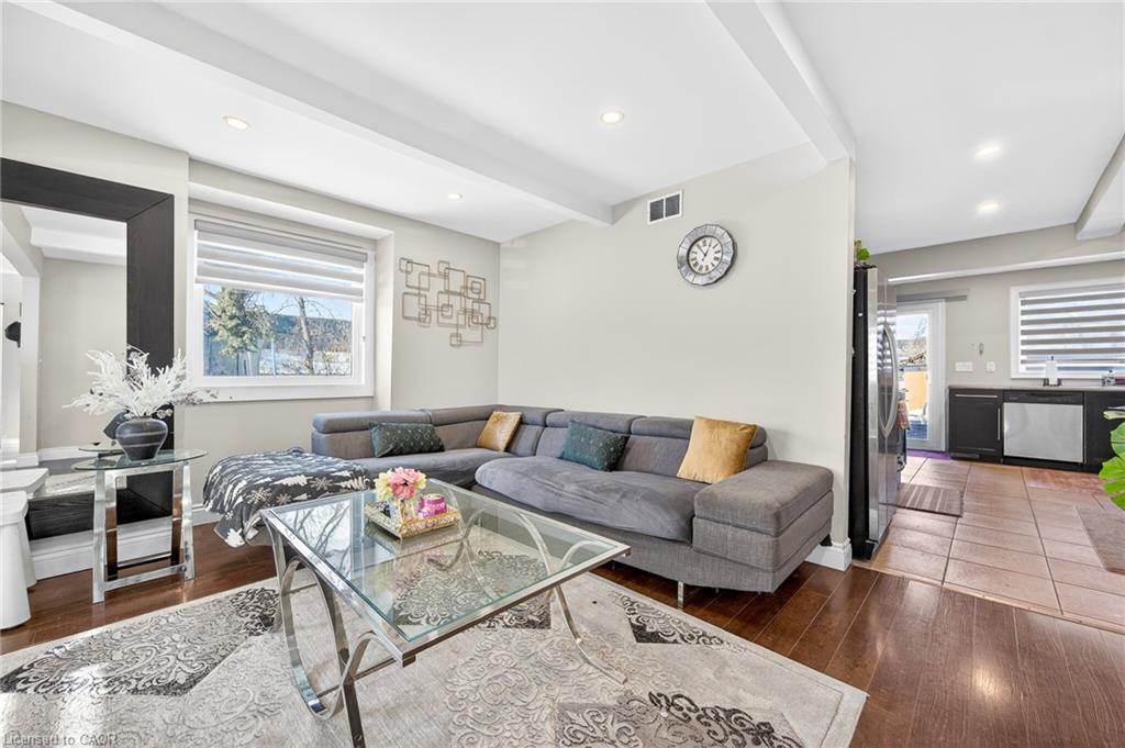 9 Bayside Avenue Property Photo 7