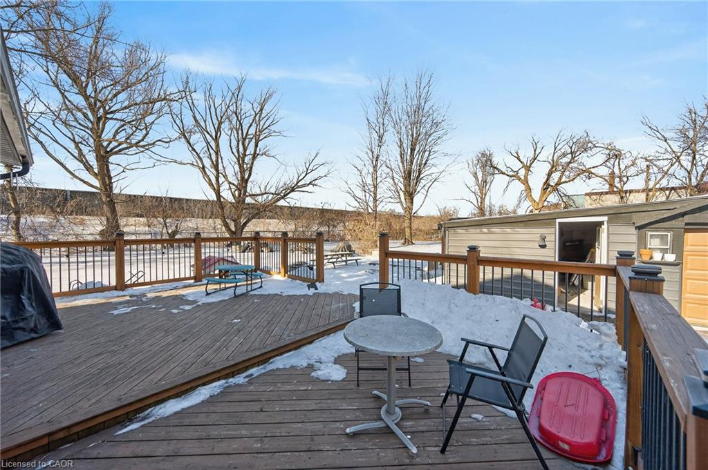 9 Bayside Avenue Property Photo 28