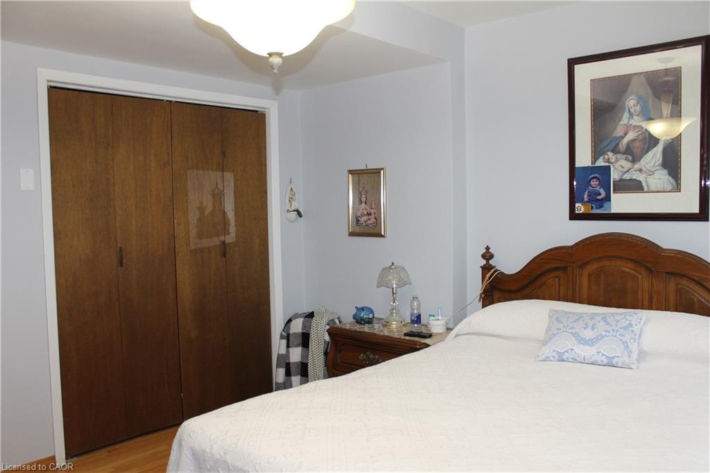 2328 King Street E Property Photo 19