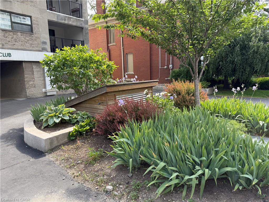 204-87 Duke Street Property Photo 1