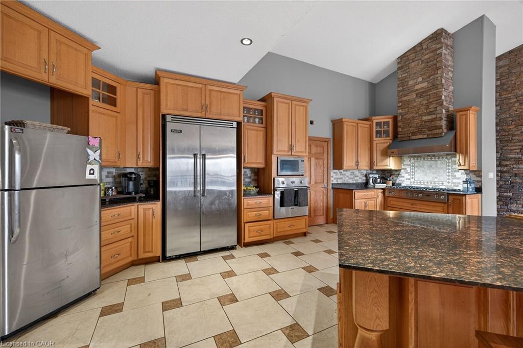 393 Old Onondaga Road E Property Photo 10