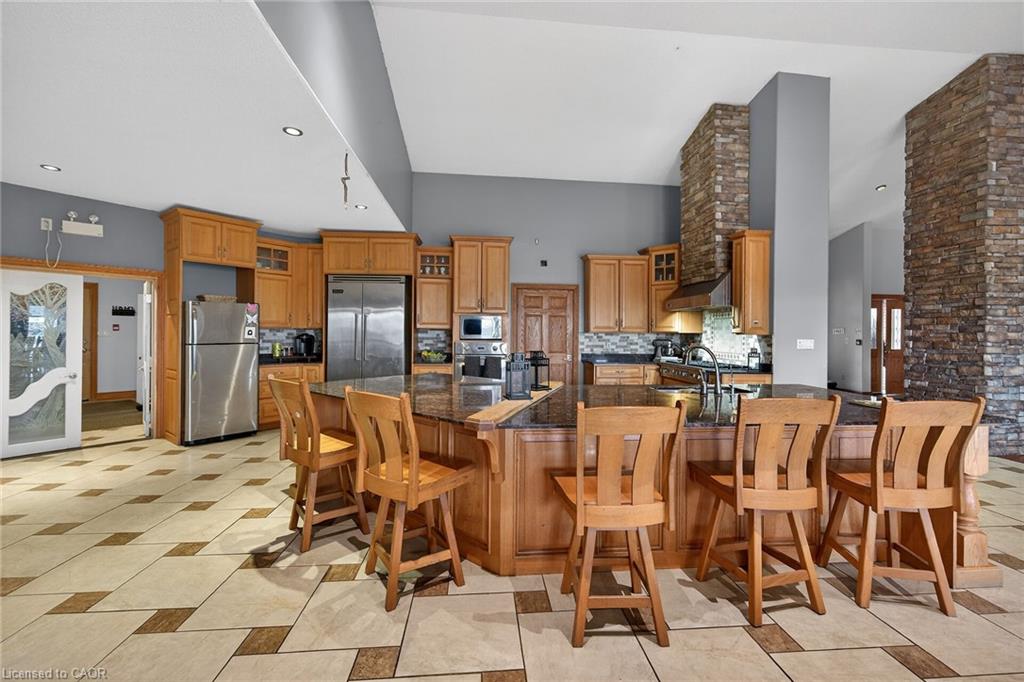 393 Old Onondaga Road E Property Photo 11