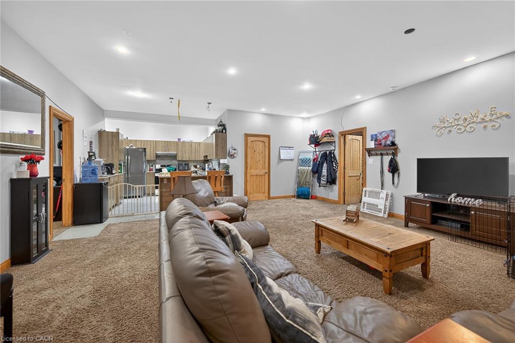 393 Old Onondaga Road E Property Photo 16