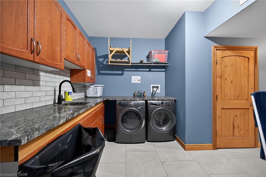 393 Old Onondaga Road E Property Photo 19