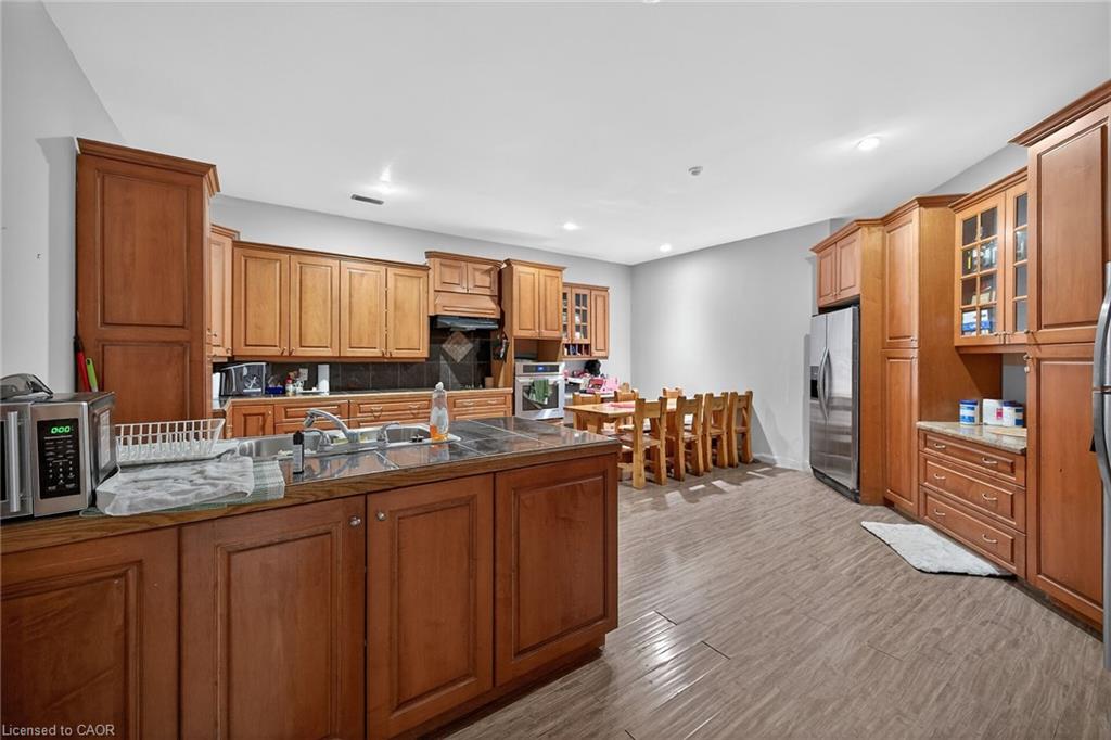 393 Old Onondaga Road E Property Photo 21
