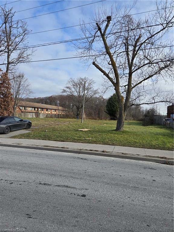 862 Niagara Street N Property Photo 3