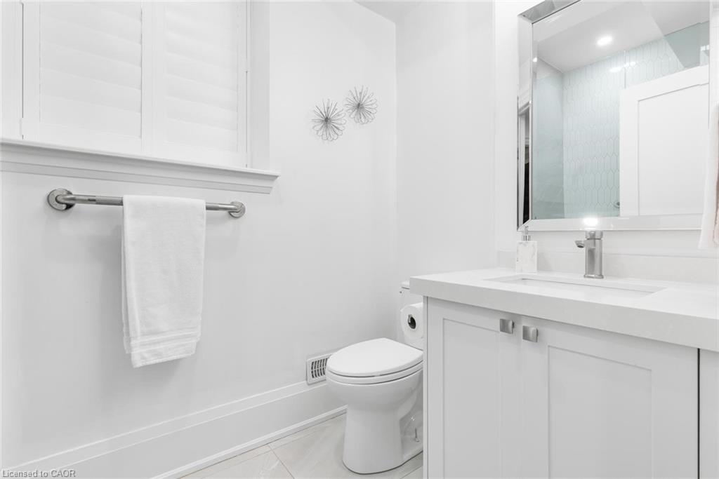 16 Shoreline Crescent Property Photo 36