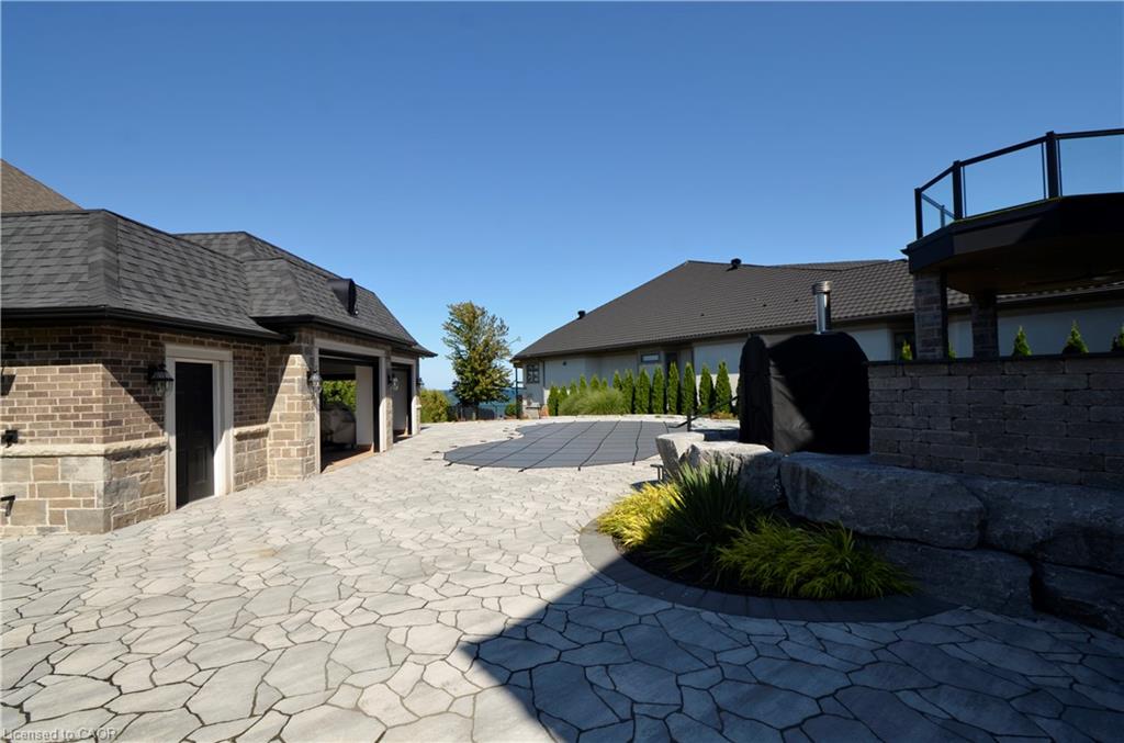 16 Shoreline Crescent Property Photo 39