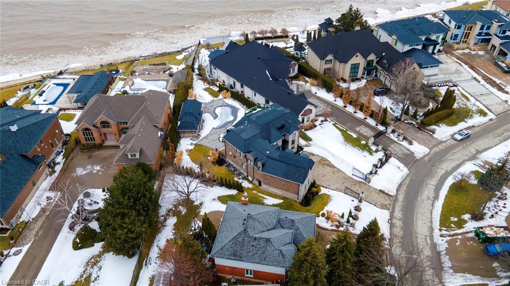 16 Shoreline Crescent Property Photo 47