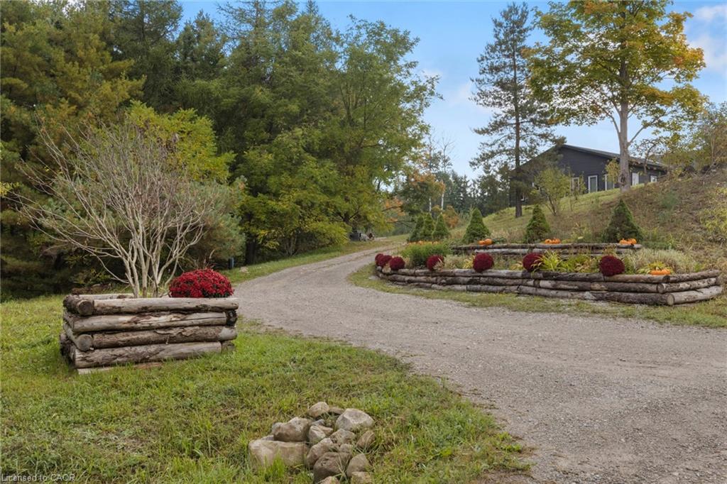 5041 Third Line Property Photo 3