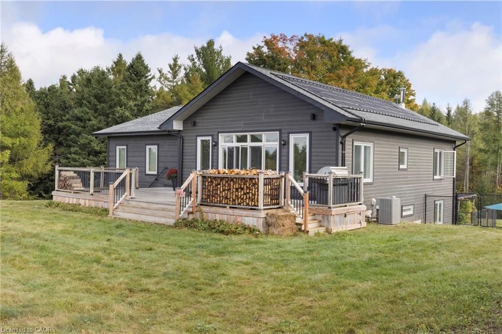 5041 Third Line Property Photo 9
