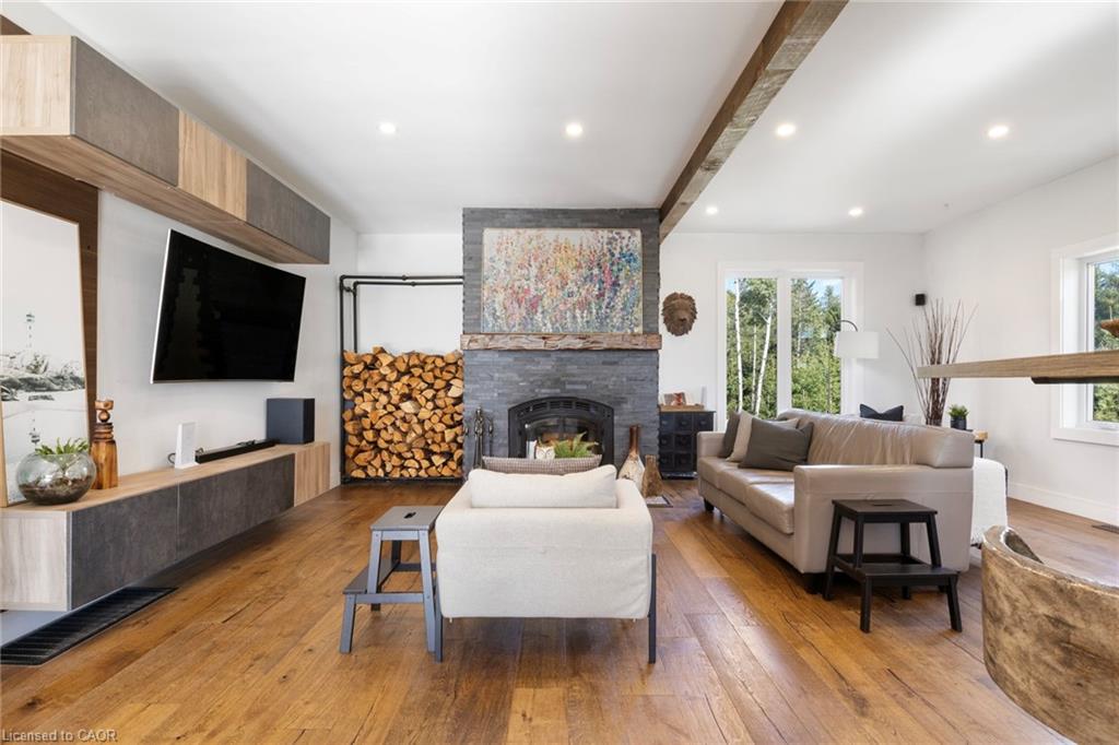 5041 Third Line Property Photo 15