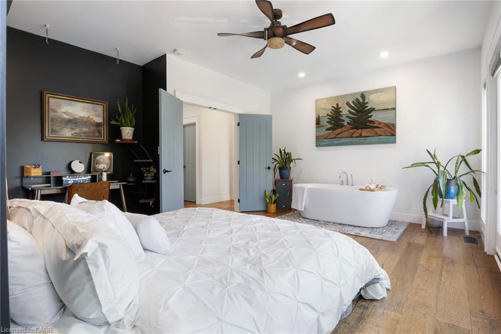 5041 Third Line Property Photo 28