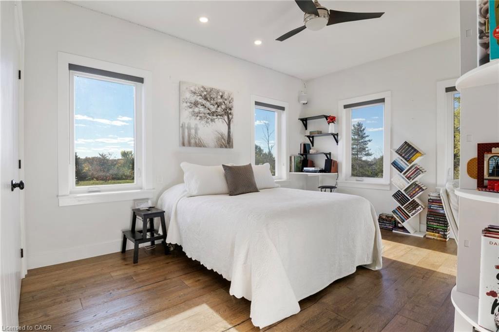 5041 Third Line Property Photo 32