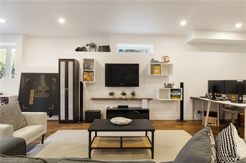 5041 Third Line Property Photo 39