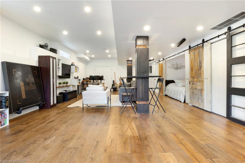5041 Third Line Property Photo 40