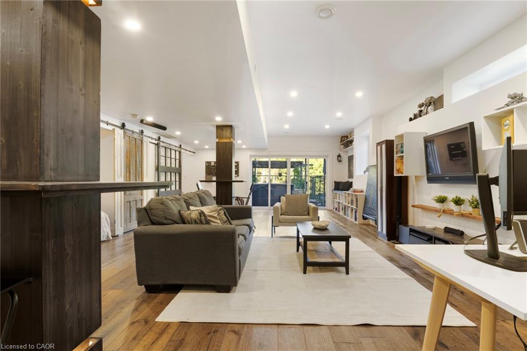 5041 Third Line Property Photo 42