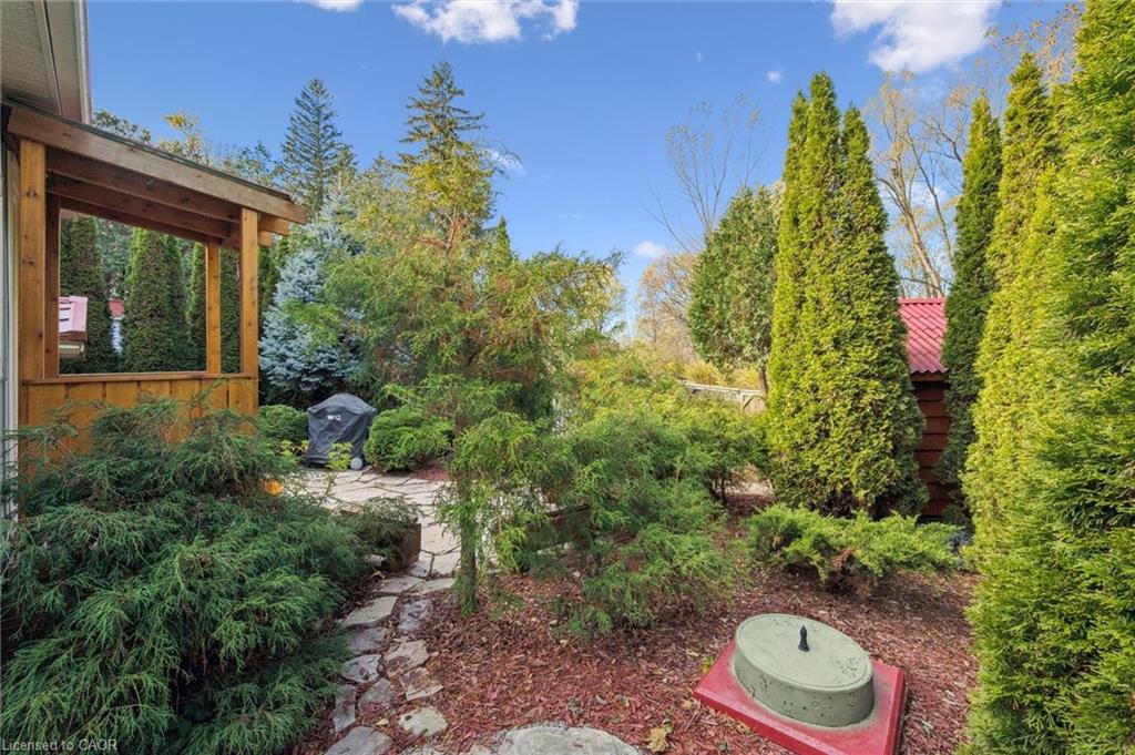 32 Holly Trail Property Photo 42