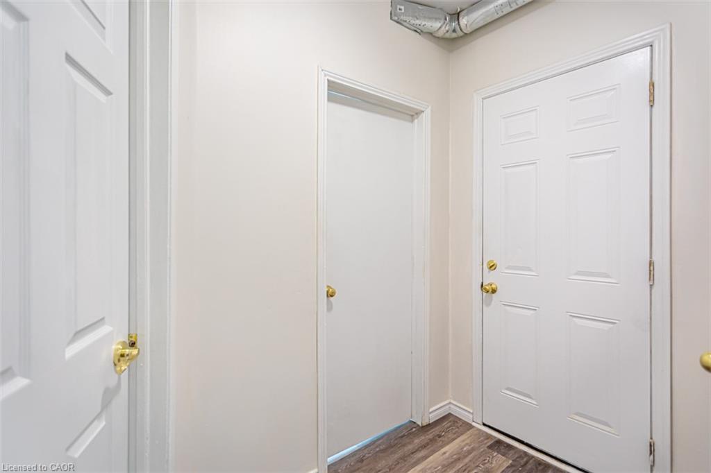 2712 Upper James Street Property Photo 4