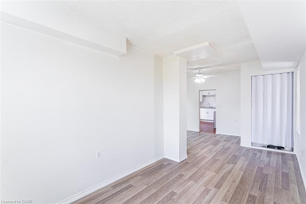 2712 Upper James Street Property Photo 7