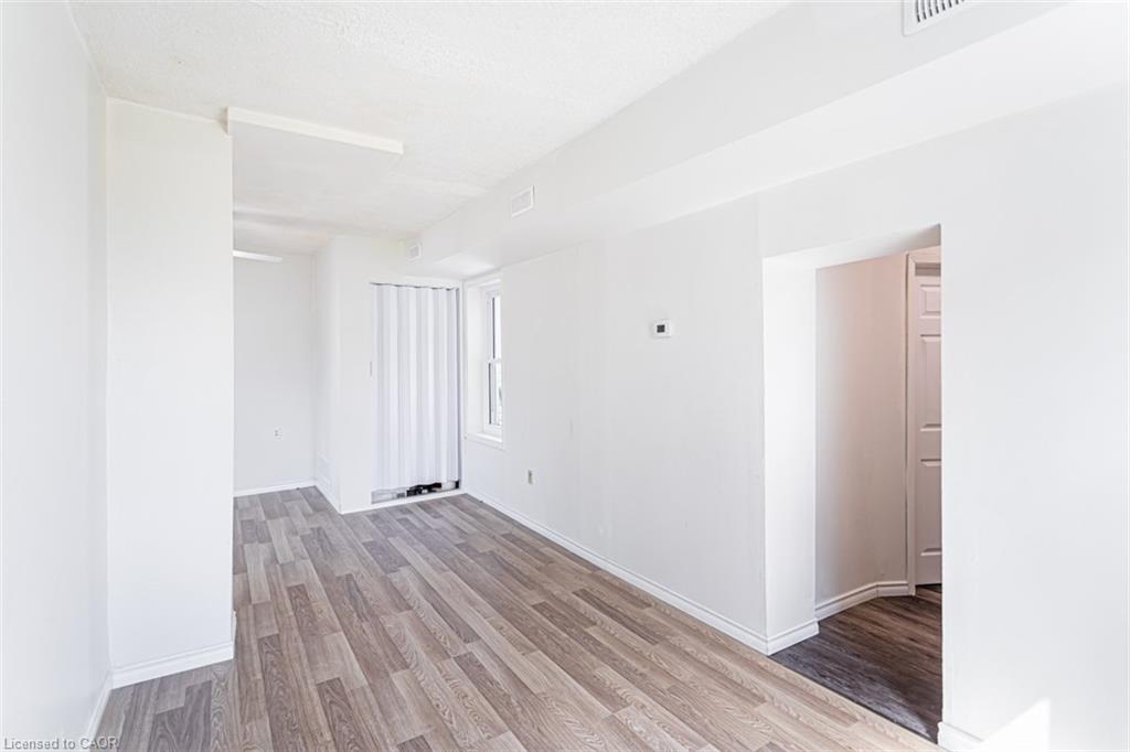 2712 Upper James Street Property Photo 8